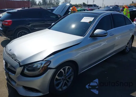 2018 Mercedes-Benz C 300 из США, поврежденный, VIN WDDWF4JB0JR403995